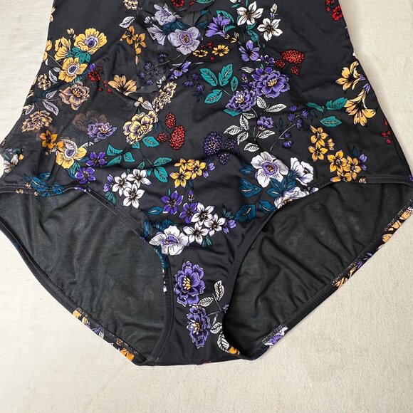 Time And Tru Womens 22W(20-22) Plus Sz Floral Halter 1-Piece Swimsuit Slimming - Picture 5 of 16